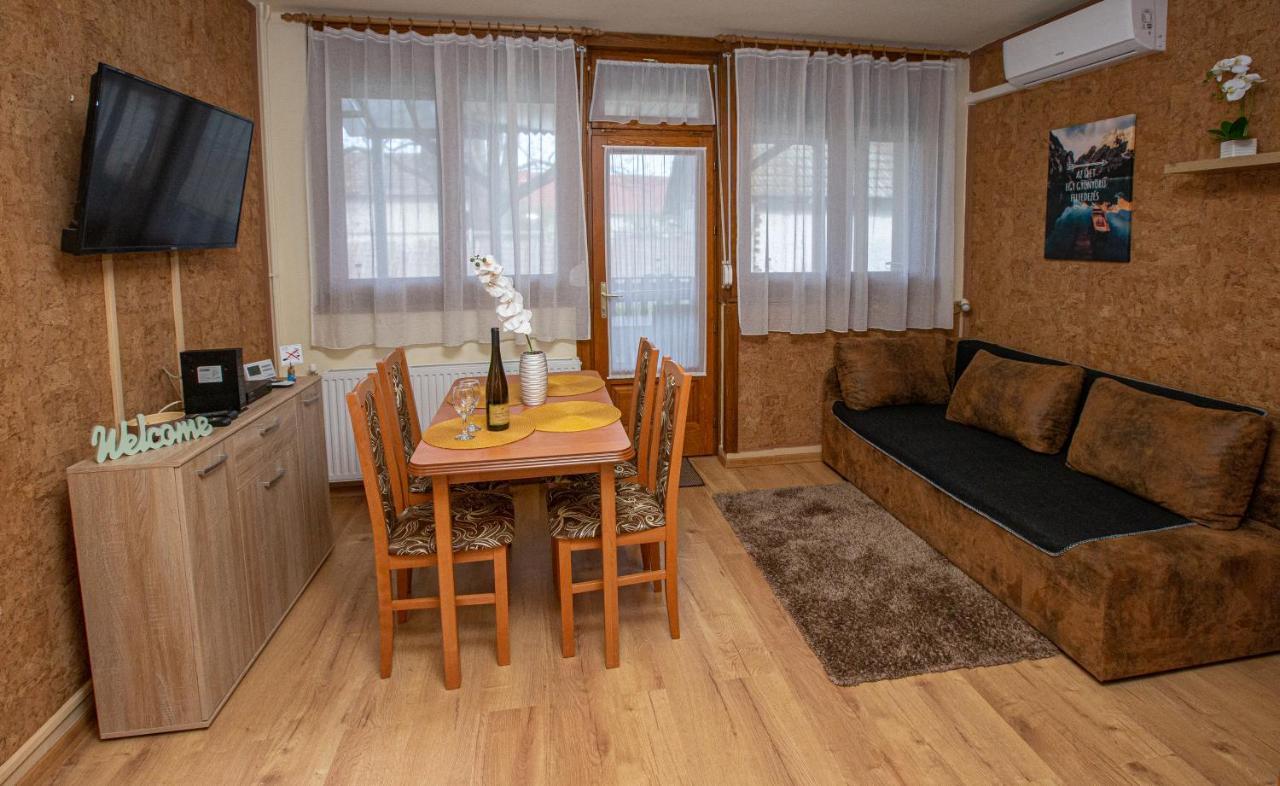 For You Apartman ギュラ エクステリア 写真