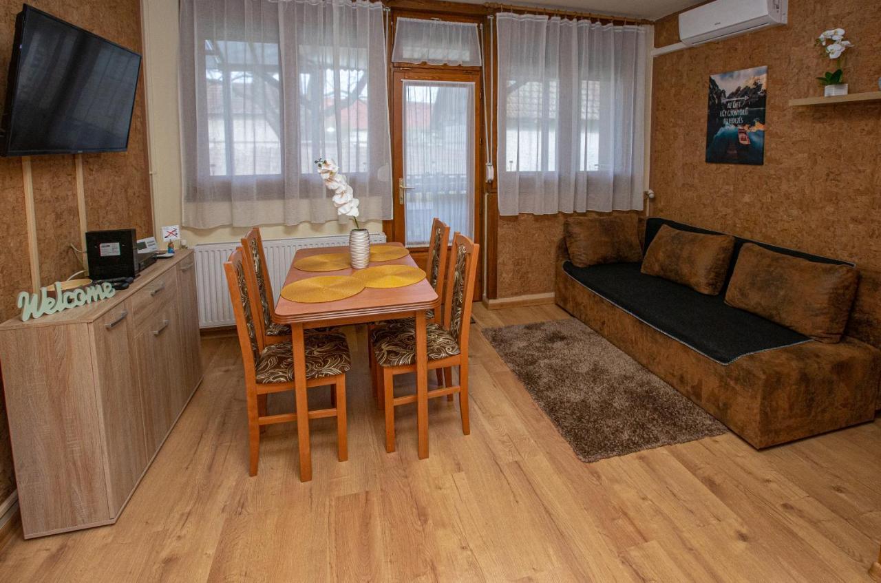 For You Apartman ギュラ エクステリア 写真